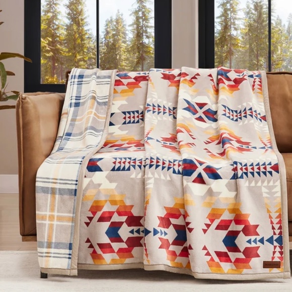 Pendleton Other - Pendleton Legend Lake Gray Plaid Reversible Plush Fleece Throw Blanket
